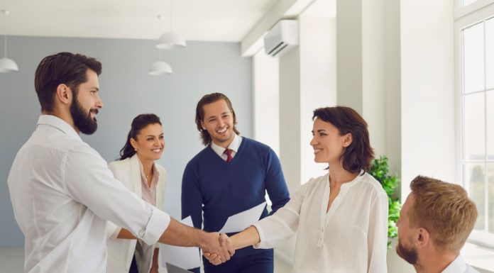 “ทัศนคติสำคัญกว่าทักษะ” เมื่อเด็กจบใหม่ต้องพิสูจน์ตัวเอง งานวิจัยชี้ Mindset แบบไหนให้องค์กรเห็นคุณค่า มีโอกาสเติบโต