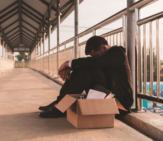 บัณฑิตจบใหม่เสี่ยงตกงานพุ่ง นายจ้างเมิน “Gen Z” ลาออกถี่–ขาดประสบการณ์ “สภาพัฒน์” เตือนแรงงานรุ่นใหม่ต้องเร่งปรับตัว