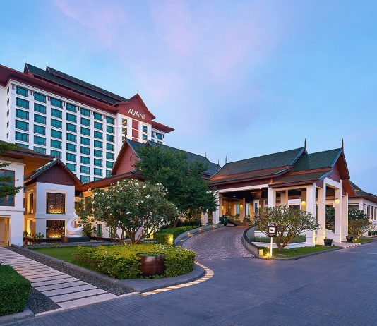 อวานี ขอนแก่น โฮเทล แอนด์ คอนเวนชั่น เซ็นเตอร์ โดดเด่นใจกลางเมืองขอนแก่น ด้วยการออกแบบสไตล์ไทยอีสานประยุกต์พร้อมสิ่งอำนวยความสะดวกตอบโจทย์ผู้เข้าพักกลุ่มหลากหลาย
