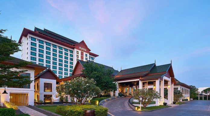 อวานี ขอนแก่น โฮเทล แอนด์ คอนเวนชั่น เซ็นเตอร์ โดดเด่นใจกลางเมืองขอนแก่น ด้วยการออกแบบสไตล์ไทยอีสานประยุกต์พร้อมสิ่งอำนวยความสะดวกตอบโจทย์ผู้เข้าพักกลุ่มหลากหลาย